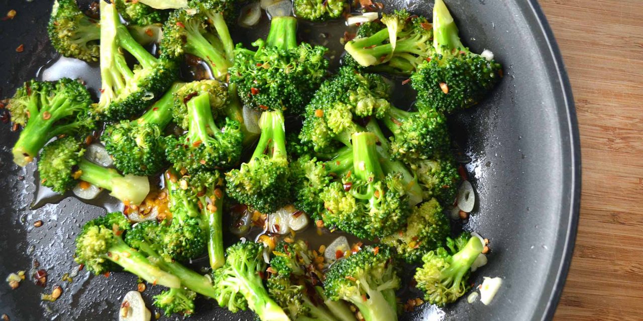 Braised Broccoli with Wine and Garlic