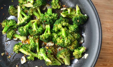 Braised Broccoli with Wine and Garlic
