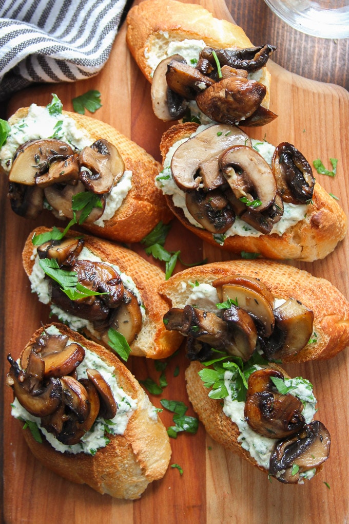 Herbed mushroom crostini