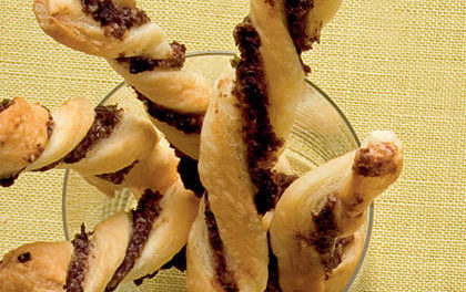 Tapenade pastry twists