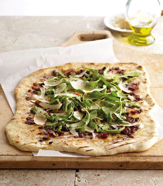 Olive and Arugula Flatbread Pizza Salad