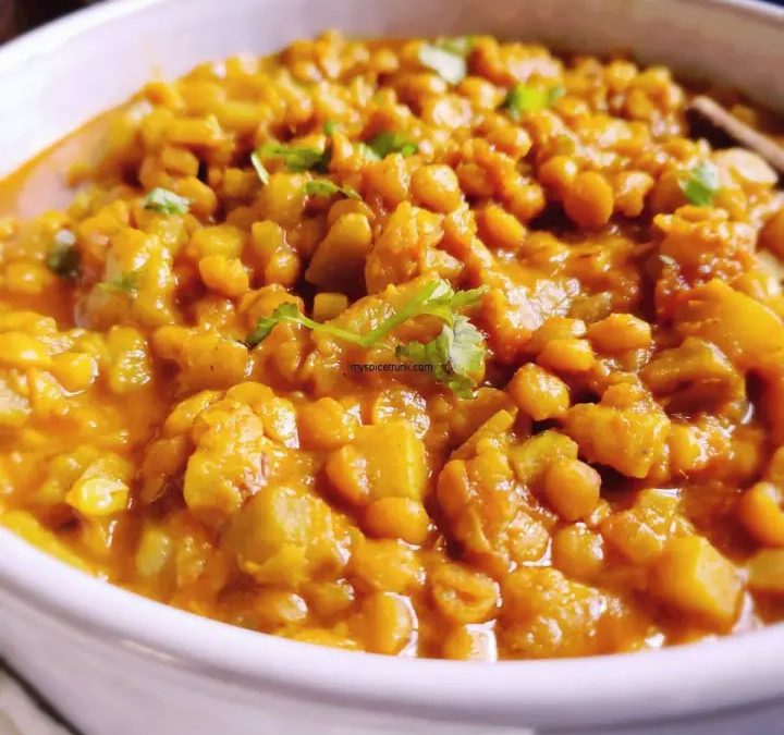 CHANA DAL WITH YELLOW SQUASH, CHAYOTE, OR DOODHI DOODHI AUR CHANA DAL