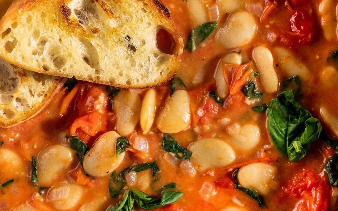 Lima beans in tomato and garlic sauce