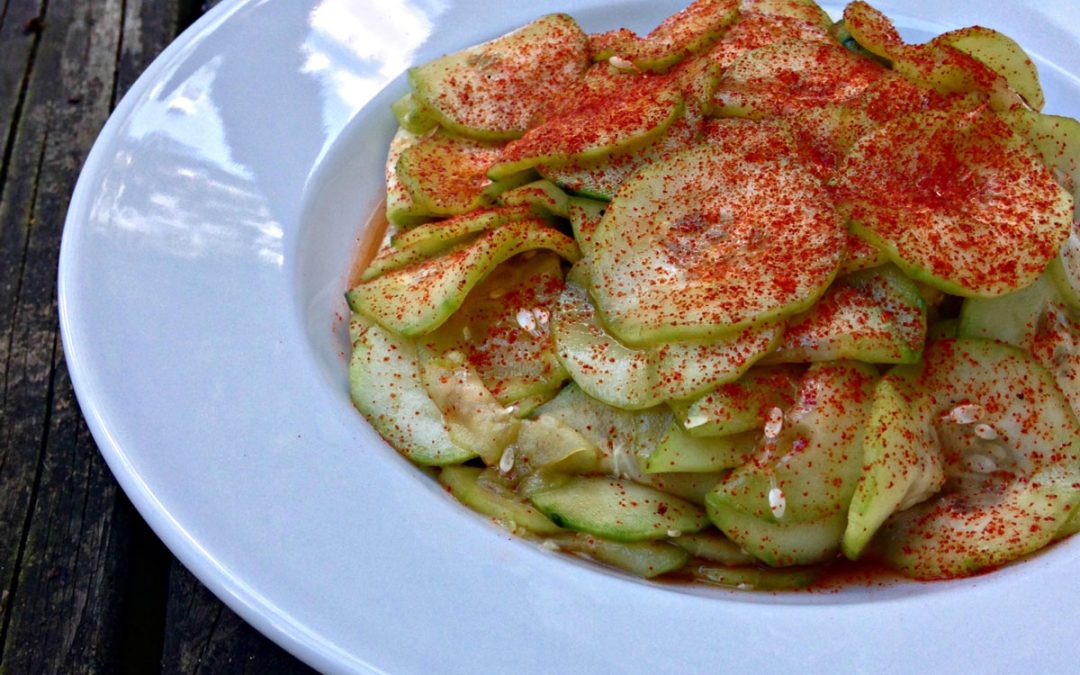 Paprika-cucumber salad